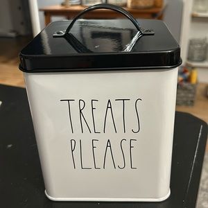 Rae Dunn “Treats Please”